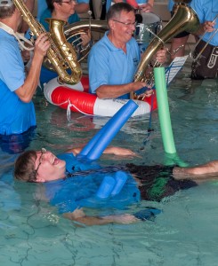 'Cold Water Challenge' des MV Börtlingen am 27. Juli 2014 im Lehrschwimmbad Börtlingen